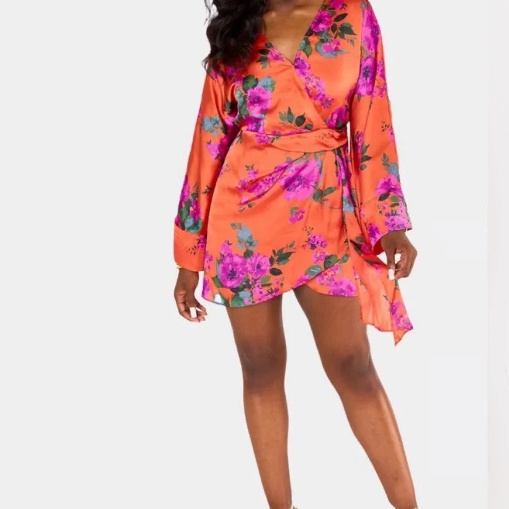 Buddy Love Astrid Orange Floral Satin Wrap Mini Dress Bell Sleeve XS CG5571
